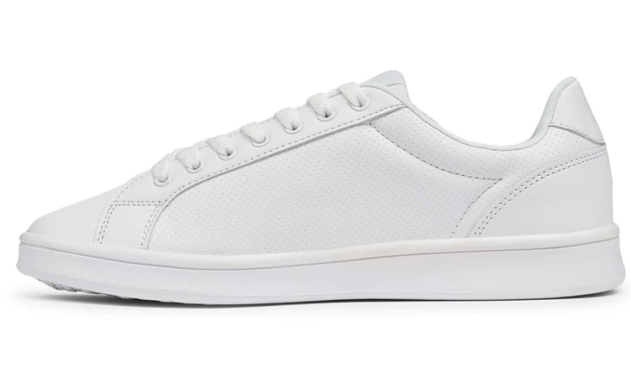 Umbro Women's Classic Cup Perf Trainers in White / White - Retro Soccer Shoes