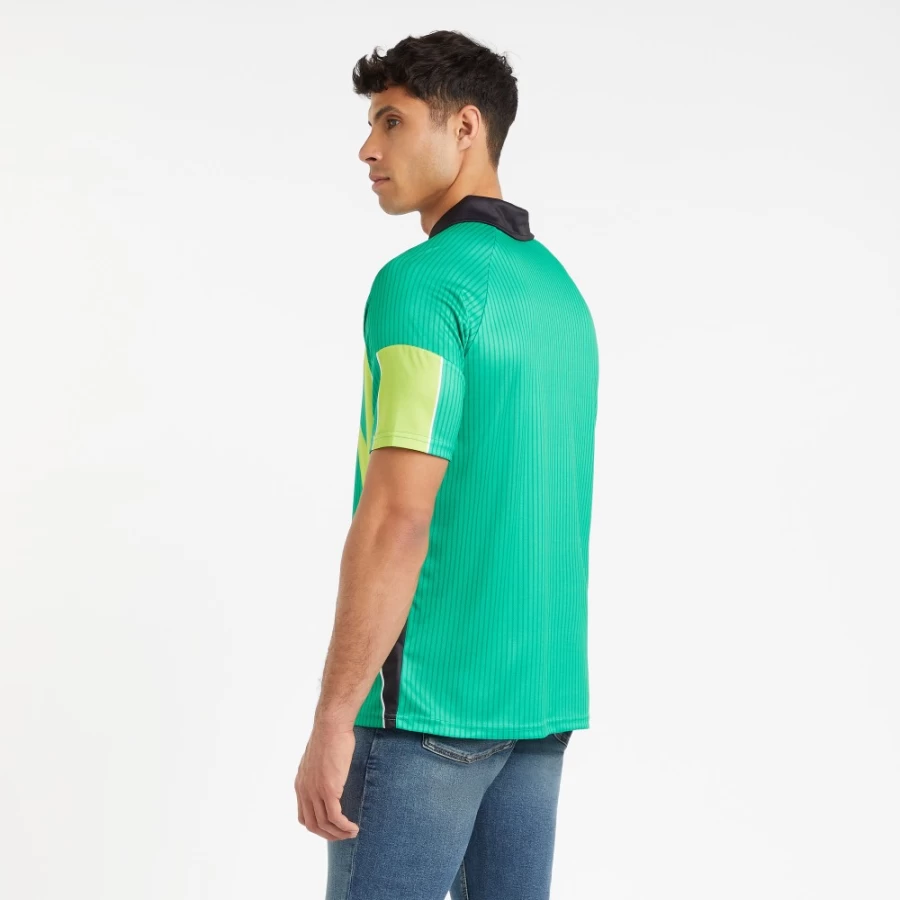 Umbro Men's Kelly Green & Black Bolt Football Jersey