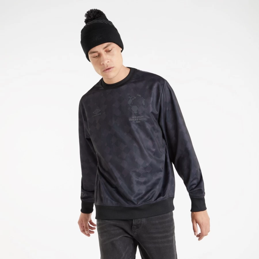 Umbro Men's Blackout Sweatshirt - Black / Black Athletic Pullover