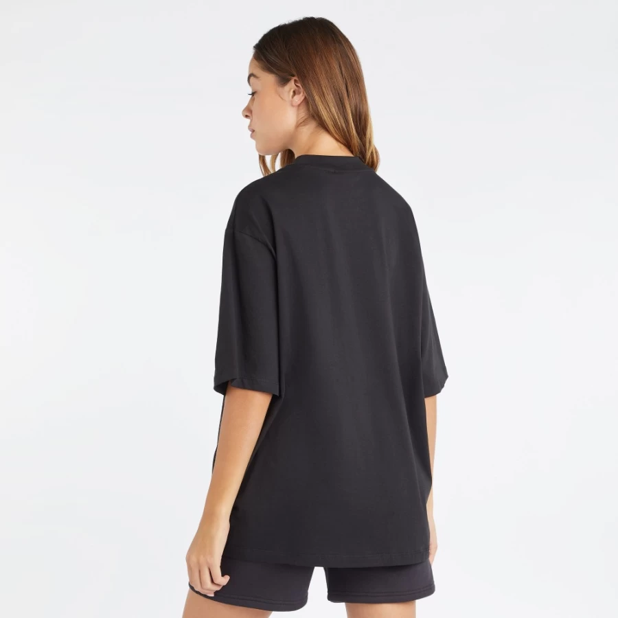 Umbro Women's Core Oversized T-Shirt - Black / Black